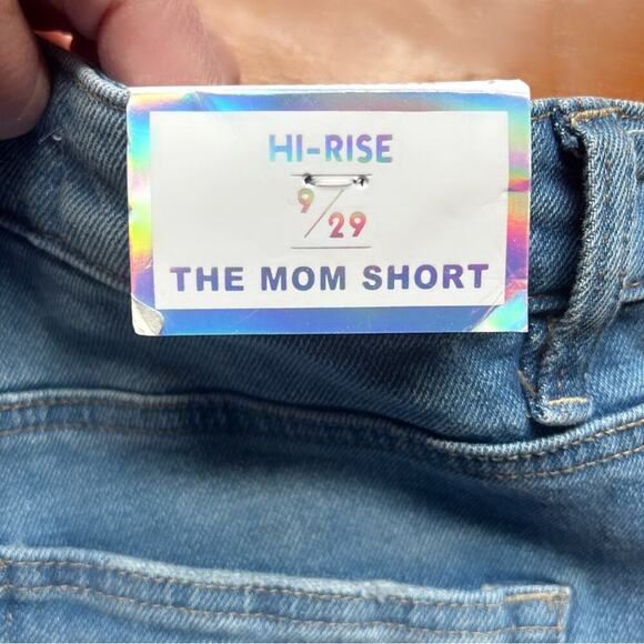 NWT Tinseltown Mom Jean Shorts Women's Size 9 or 29 High Rise Curvy Distressed - Picture 5 of 8
